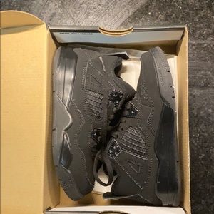 Jordan retro 4 black cat